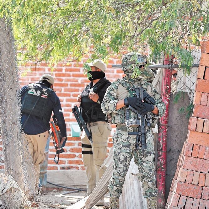 Re fuerzo. En Celaya ya se encuentran 700 elementos de la GN y de la Sedena que destinó el gobierno federal para fortalecer la seguridad. ARCHIVO EL UNIVERSAL