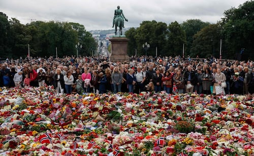 Rey Haakon VIII da primer discurso en memoria de su difunto padre; en medio del duelo, Noruega abre nueva era tras muerte de Harald V