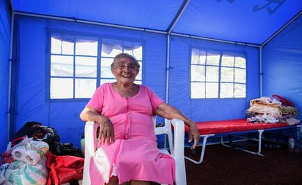 Damnificados de Jojutla duermen en casas de campaña donadas por China