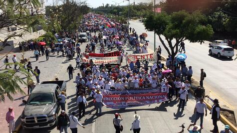 Con marcha, docentes conmemoran 40 años de la fundación de la CNTE en Chiapas