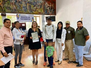 Nace bebé de migrante en techo de tren