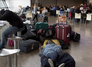Cancelan cientos de vuelos por tormenta de invierno en EU