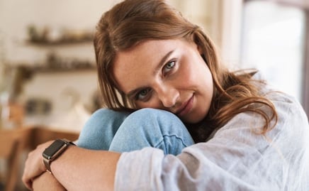 Especialista de Harvard revela los beneficios de la soltería después de los 40 años; descubre cuáles son