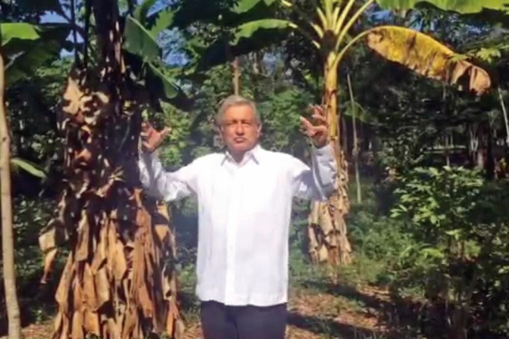 Andrés Manuel López Obrador acusó al PRD y PAN de haber sido utilizados por el gobierno federal para concretar el aumento a las gasolinas (TOMADA DE VIDEO)