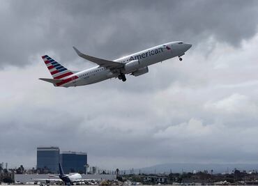 Desvían vuelo de NY hacia Denver por agresión de pasajero a aeromoza