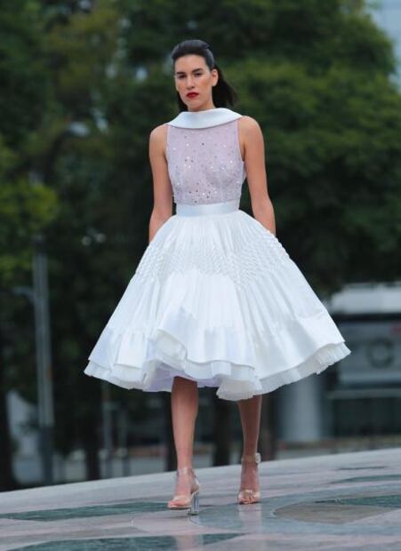 Benito Santos presenta colección primavera 2019 en el Ángel de la Independencia