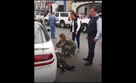 Alcaldesa de Tamaulipas auxilia a un hombre atropellado