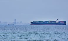 EU escoltará barcos atrapados en el estrecho de Ormuz; Trump promete salida segura en medio de tensión con Irán