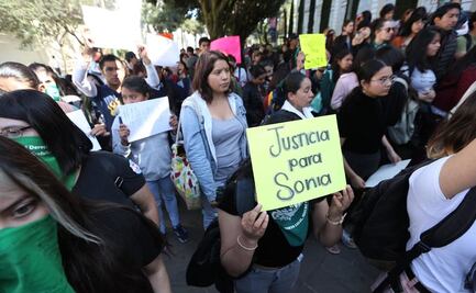 Estudiantes de UAEMéx exigen justicia por feminicidio de maestra de danza