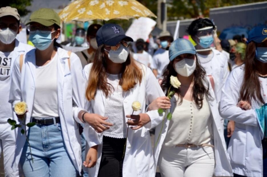La fe en el Niño Dios, tamales en crisis y ropa de remate, entre las fotos de la semana