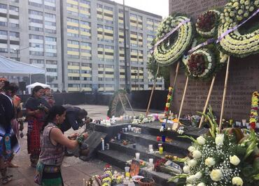 Izan bandera a media asta en Tlatelolco a 50 años de Movimiento Estudiantil