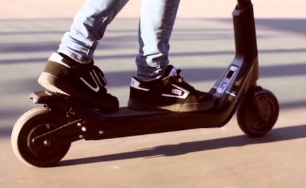 Se necesita reforma para expedir licencias para usuarios de scooters; Brugada plantea aprobarla en extraordinario