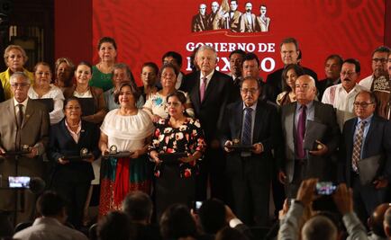 Por primera vez en 31 años, celebran Día del Maestro sin dirigentes sindicales