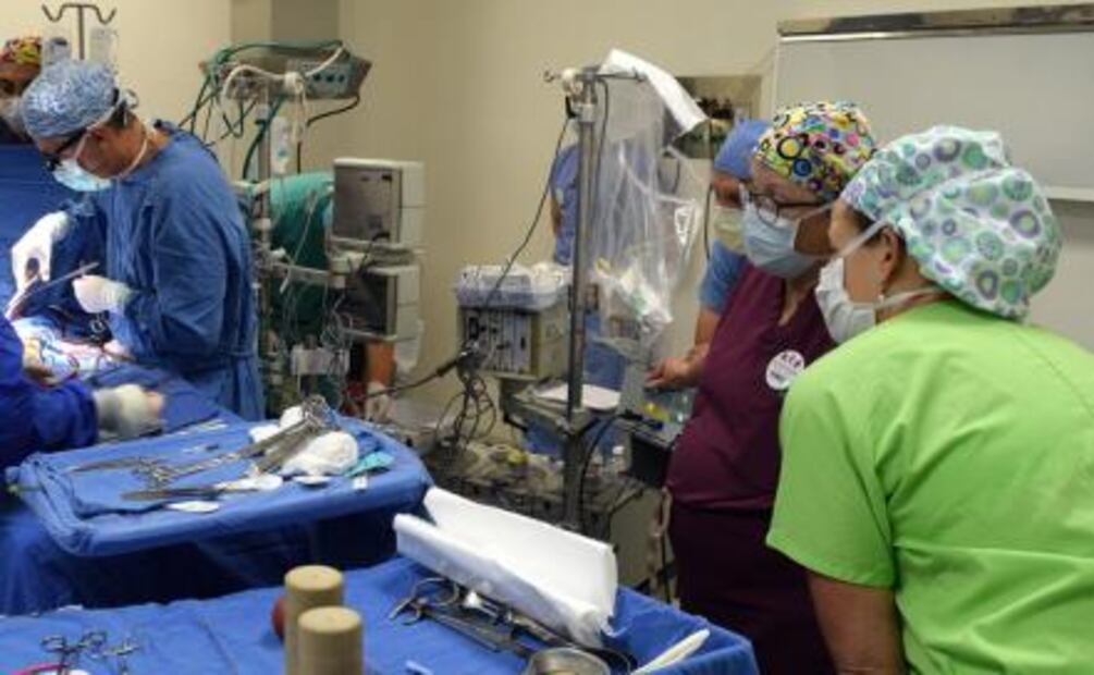 Operan del corazón a 20 niños de Chiapas