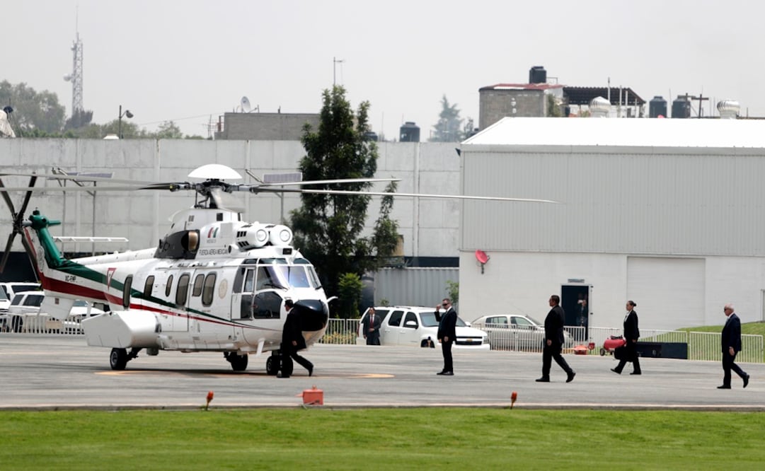 Entre las tareas de seguridad del Estado Mayor Presidencial está la de administrar y operar una flota aérea constituida por nueve aviones, entre ellos el Transporte Presidencial 01, el TP-02 Presidente Juárez, y ocho helicópteros.(IVÁN STEPHENS)