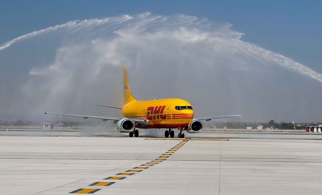Andrés Manuel López Obrador, presidente de México, encabezó el arribo del primer avión de carga de la empresa alemana DHL al aeropuerto internacional Felipe Ángeles (AIFA). Foto: Diego Simón/EL UNIVERSAL