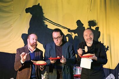 Festejan 23 años entre fantasmas y tamales 