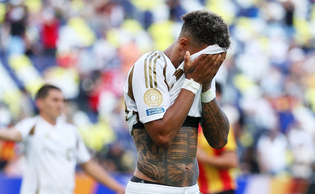 Jeremy Ebobisse del LAFC en lamento, tras sufrir una derrota en el Mundial de Clubes - Foto: AP