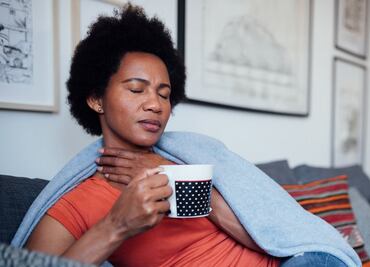 Covid-19: estoy completamente vacunado pero me siento mal, ¿debería hacerme la prueba?