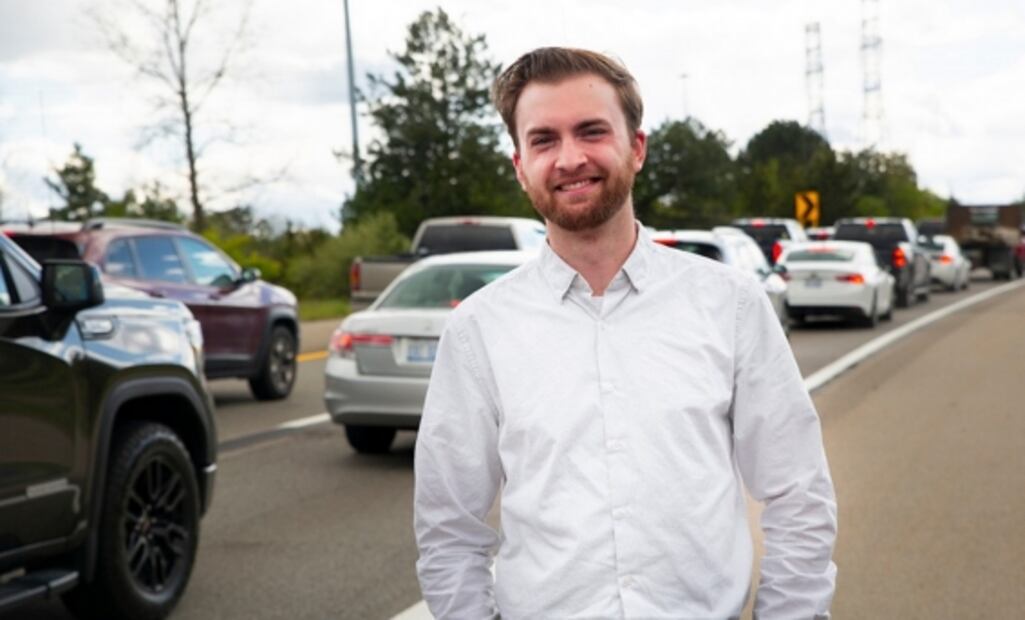 Becario de Nissan pasó cientos de horas en el tráfico por meses para mejorar el control crucero