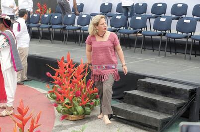 Políticos critican gestión de Josefa González-Blanco