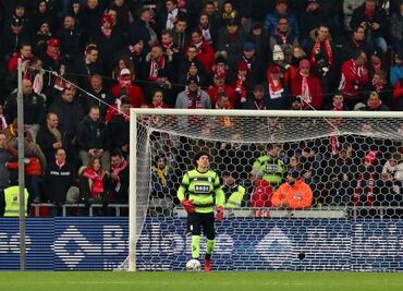 Standard y Ochoa empatan con el club Brujas