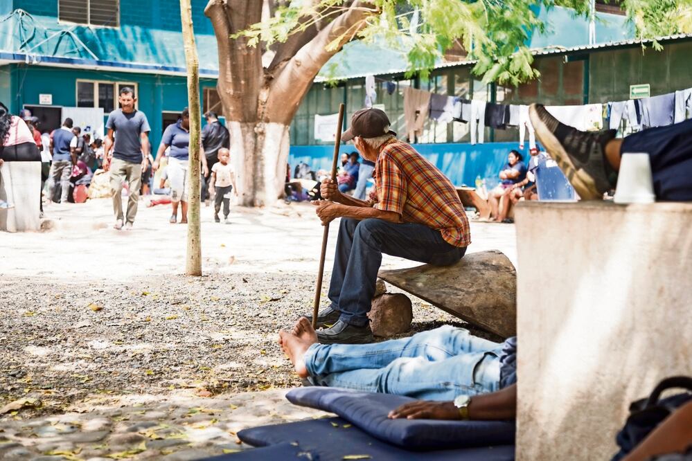 Desde noviembre de 2022 a la primera quincena de abril pasado ingresaron al Hospital Civil de Juchitán, Oaxaca, 45 pacientes provenientes de Guatemala, Honduras, Venezuela y China, reveló el director del centro de salud.  Foto: Claus Mendoza