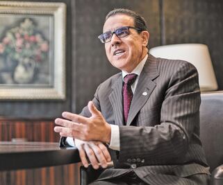 “Se dificulta a banca llevar dólares a EU": Director de Banco Azteca