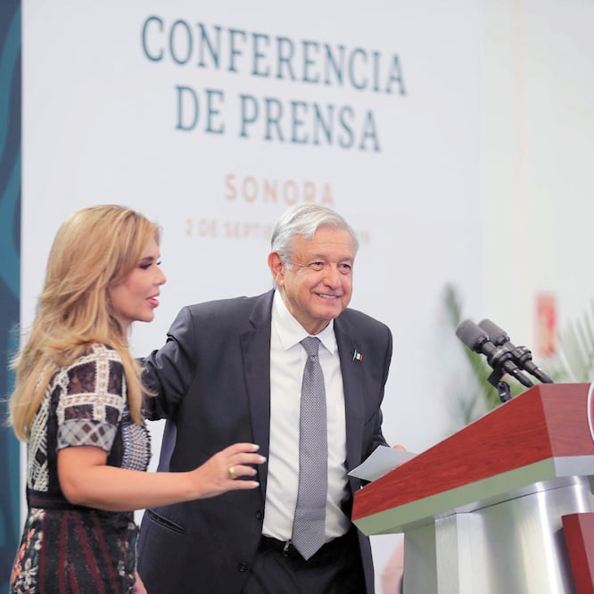 La gobernadora de Sonora, Claudia Pavlovich, reconoció frente al presidente Andrés Manuel López Obrador, quien dio su conferencia matutina en la entidad, que existe un reto para combatir la incidencia de los delitos de alto impacto. Foto/PRESIDENCIA