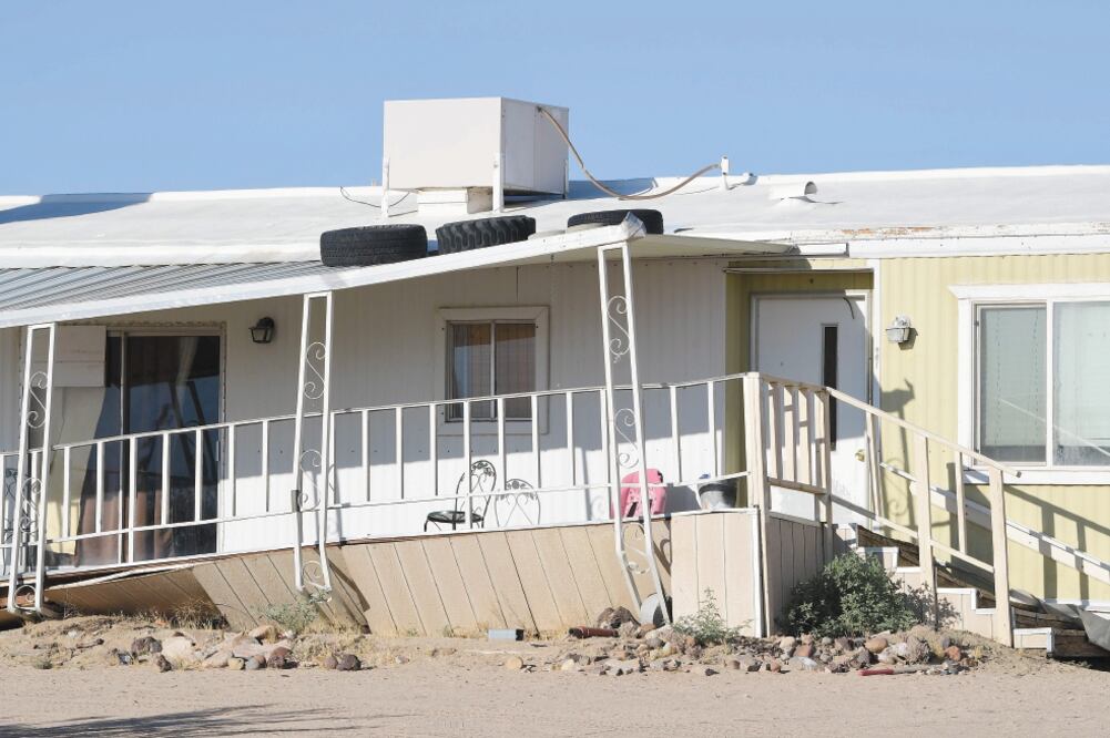 Una vivienda dañada, en Ridgecrest, California, tras el sismo de 6.4. Foto: FREDERIC J. BROWN. AFP