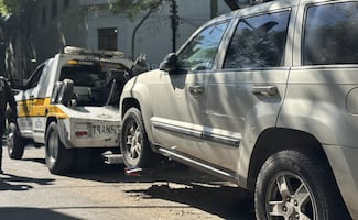 Alcaldía Cuauhtémoc retira 61 vehículos abandonados en sus calles; buscan recuperar espacios de uso común