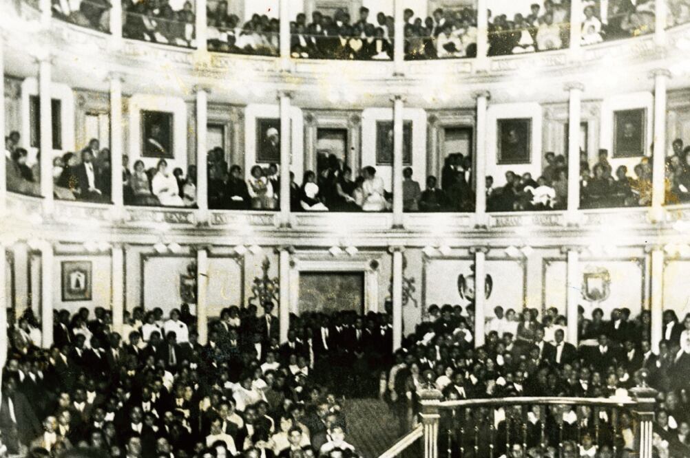 El Teatro de la República, en Querétaro, durante una sesión del Congreso Constituyente que aprobó la Carta Magna de 1917 (ARCHIVO. EL UNIVERSAL)
