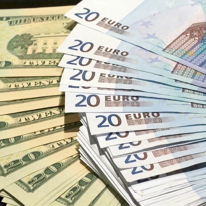 La emisión de dos nuevos bonos que realizó el gobierno federal en el mercado de euros es a plazos de siete y 20 años. ARCHIVO EL UNIVERSAL