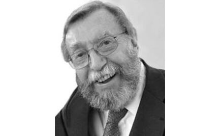 Fallece el escritor Fernando Díez de Urdanivia