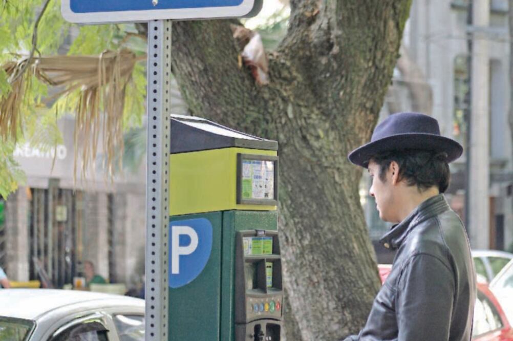 Vecinos exigen transparencia en manejo de dinero de parquímetros (ARCHIVO EL UNIVERSAL)