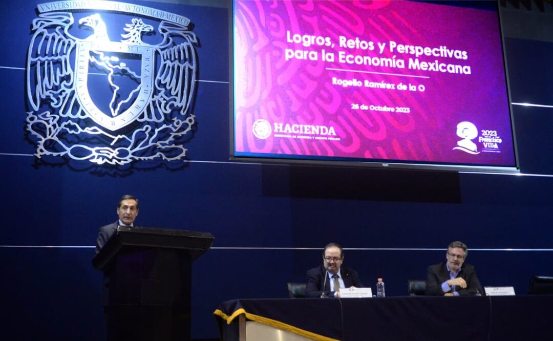 Ramírez de la O ofreció la conferencia  "Logros, retos y perspectivas para la economía mexicana", como parte del Coloquio Internacional La transformación democrática en disputa. ¿Interrupción, consolidación o radicalización?, organizado por la UNAM. Foto: Especial
