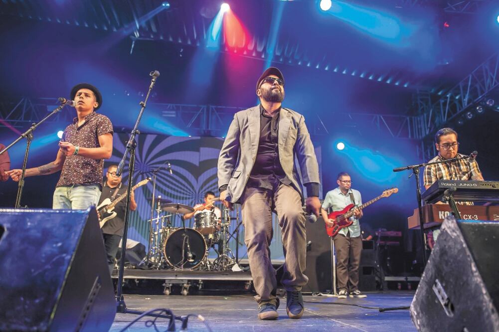 El grupo mexicano Jamaica 69 puso a bailar a todos durante las primeras presentaciones de la tarde. Fotos: OCESA