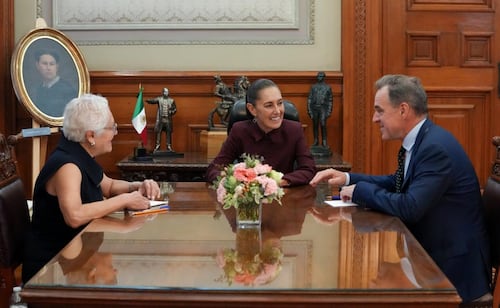 Sheinbaum recibe en Palacio Nacional al historiador Niall Ferguson; dialogan sobre la relación México-EU