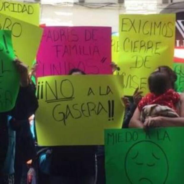 Madres de familia se manifiestan contra gaseras clandestinas en Edomex