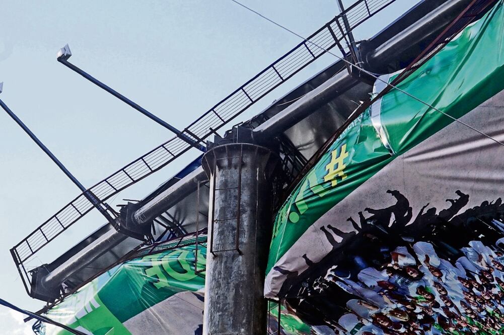 Las rachas de vientos de hasta 50 kilómetros por hora que se registraron en la ciudad el pasado martes derrumbaron la enorme estructura. FOTO: ARCHIVO EL UNIVERSAL