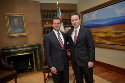 Peña recibe a gobernador de Chiapas en Los Pinos