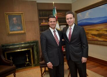 Peña recibe a gobernador de Chiapas en Los Pinos