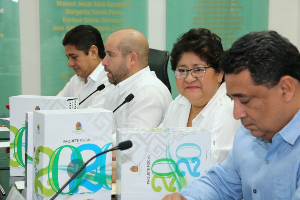 Foto: Cortesía de Sefiplan / Entregan proyecto 2020 ante el congreso por monto de 35,193 mdp