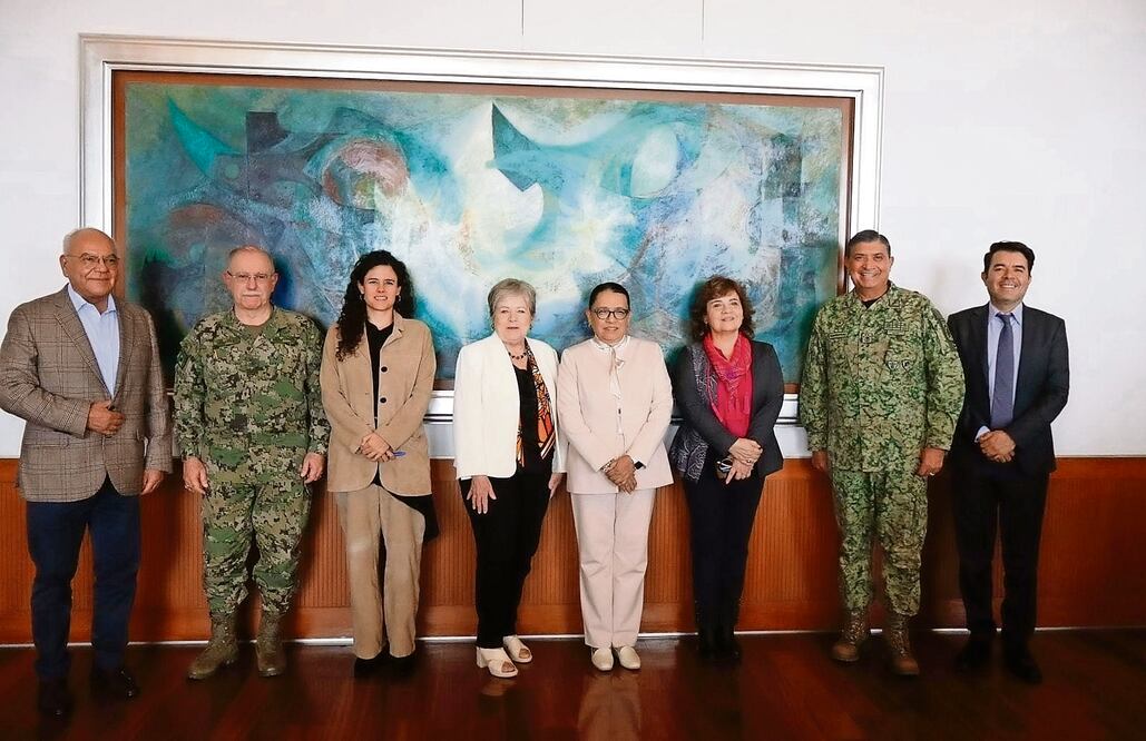 Titulares de diferentes dependencias en México se comprometieron a brindar apoyo a los desplazados por la inseguridad en Chiapas. Foto Especial