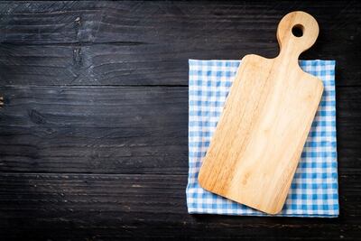 Cómo desinfectar las tablas de madera para picar alimentos