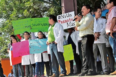 Pasantes del IPN exigen justicia; compañera sufrió abuso sexual