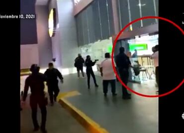 Video. Hombre con cuchillo somete pasajeros de un autobús en Mazatlán, Sinaloa