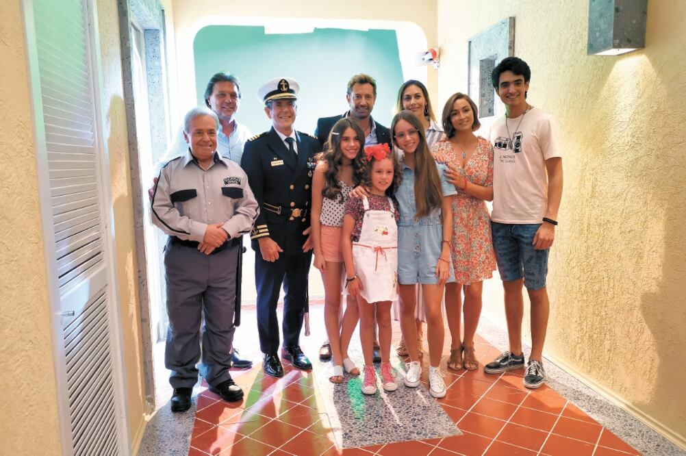 El elenco de Soltero con hijos se reunió para la foto oficial. Foto/JANET MÉRIDA. EL UNIVERSAL