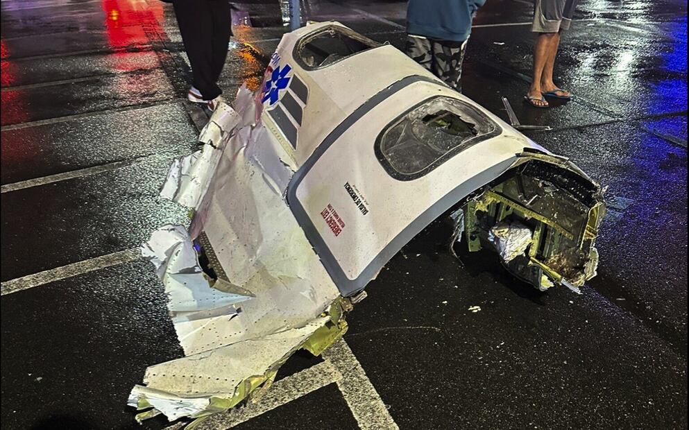 Imagen del accidente aéreo en Philadelphia en donde murieron 6 mexicanos, el 31 de enero de 2025. Foto: AP