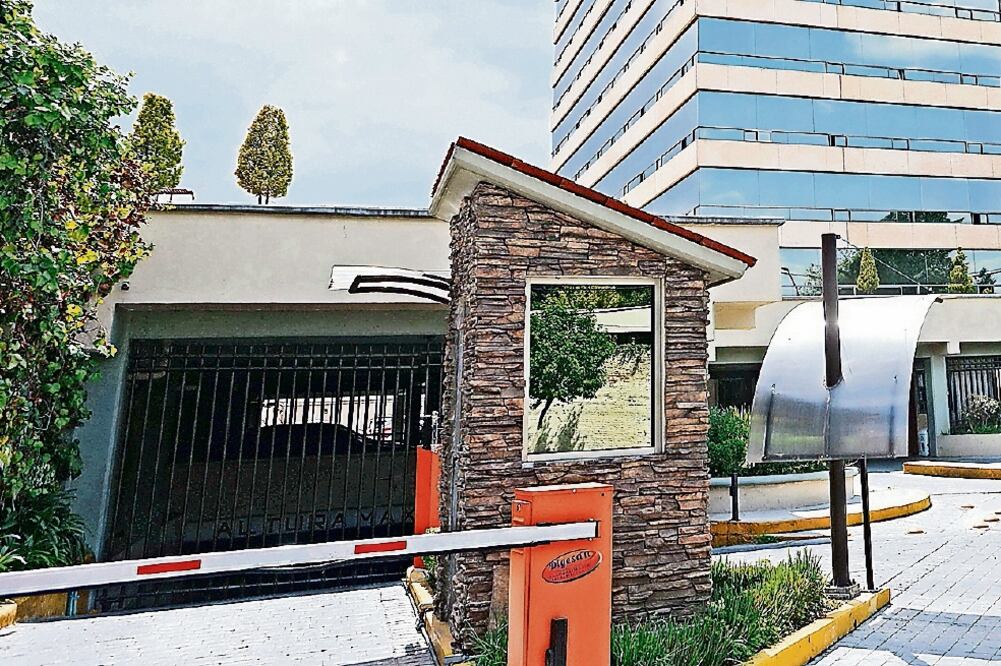 En días pasados, las autoridades del Estado de México realizaron un cateo en las propiedades del llamado LordRollsRoyce (ARCHIVO EL UNIVERSAL)